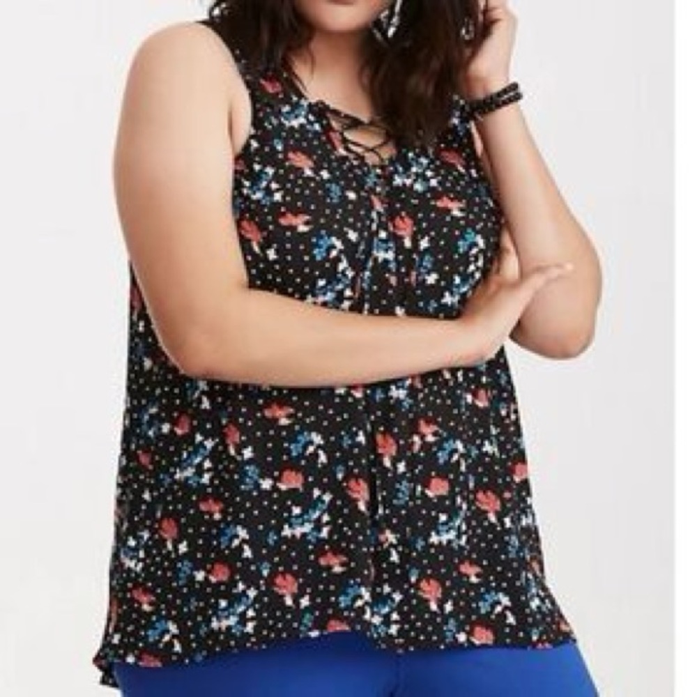 🌺 Torrid Black Floral & Polka Dot Lace-Up Tunic Tank – Size 3X 🌺